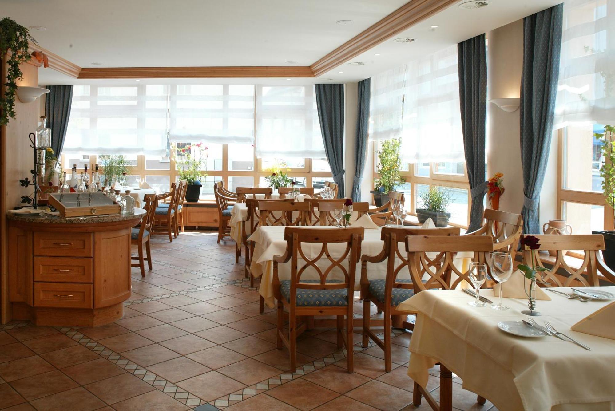 Hotel Mehl Ноймаркт  Экстерьер фото